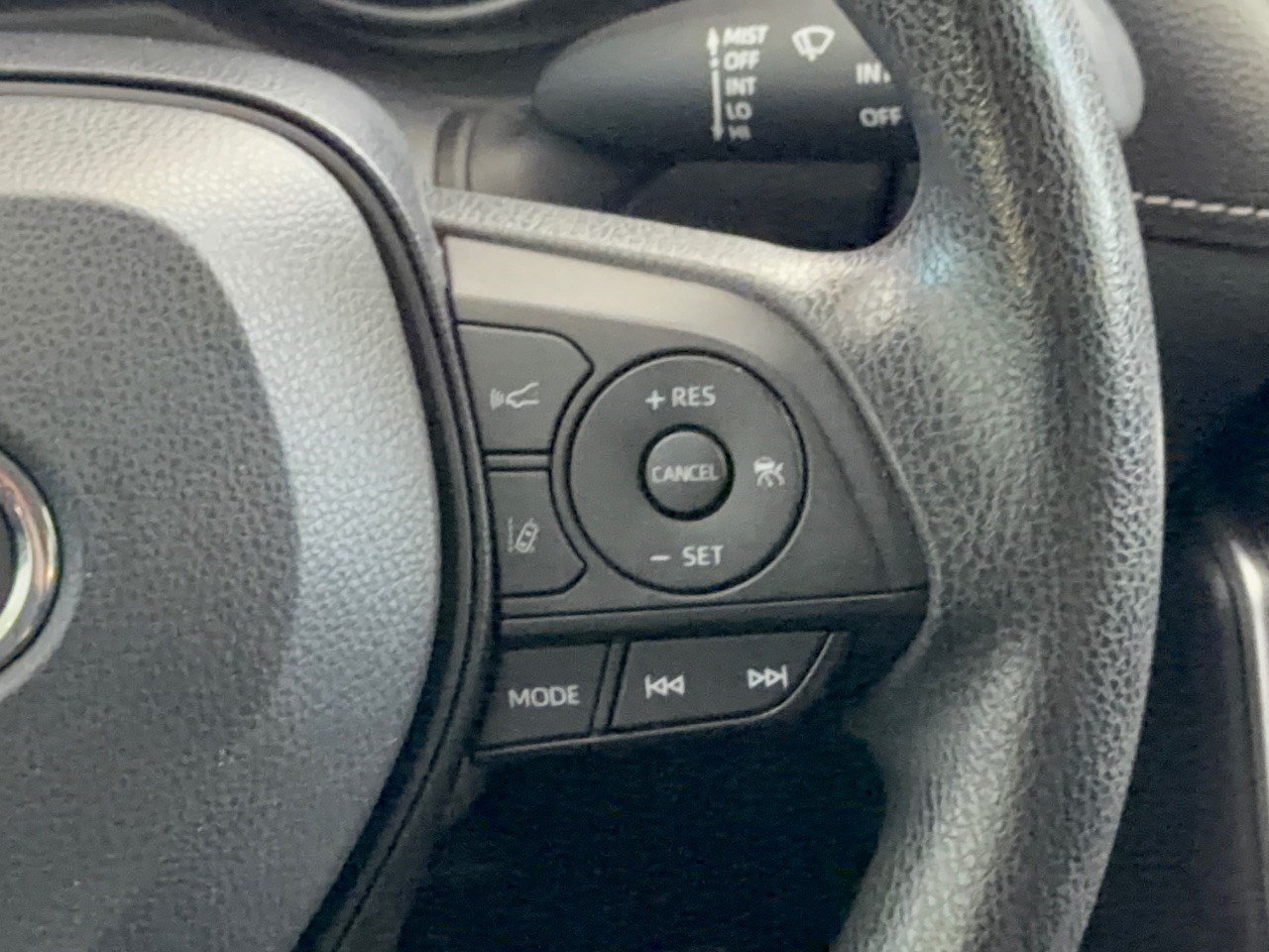 Used 2023 Toyota RAV4 LE AWD/4WD image 19