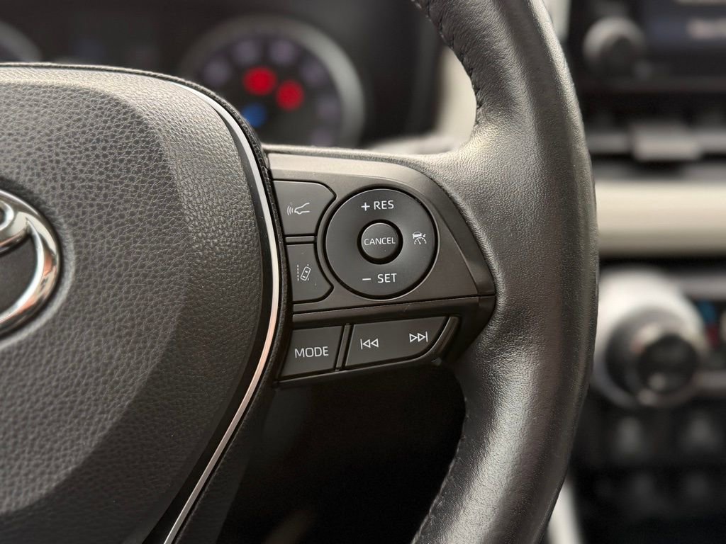 Used 2020 Toyota RAV4 XLE image 11