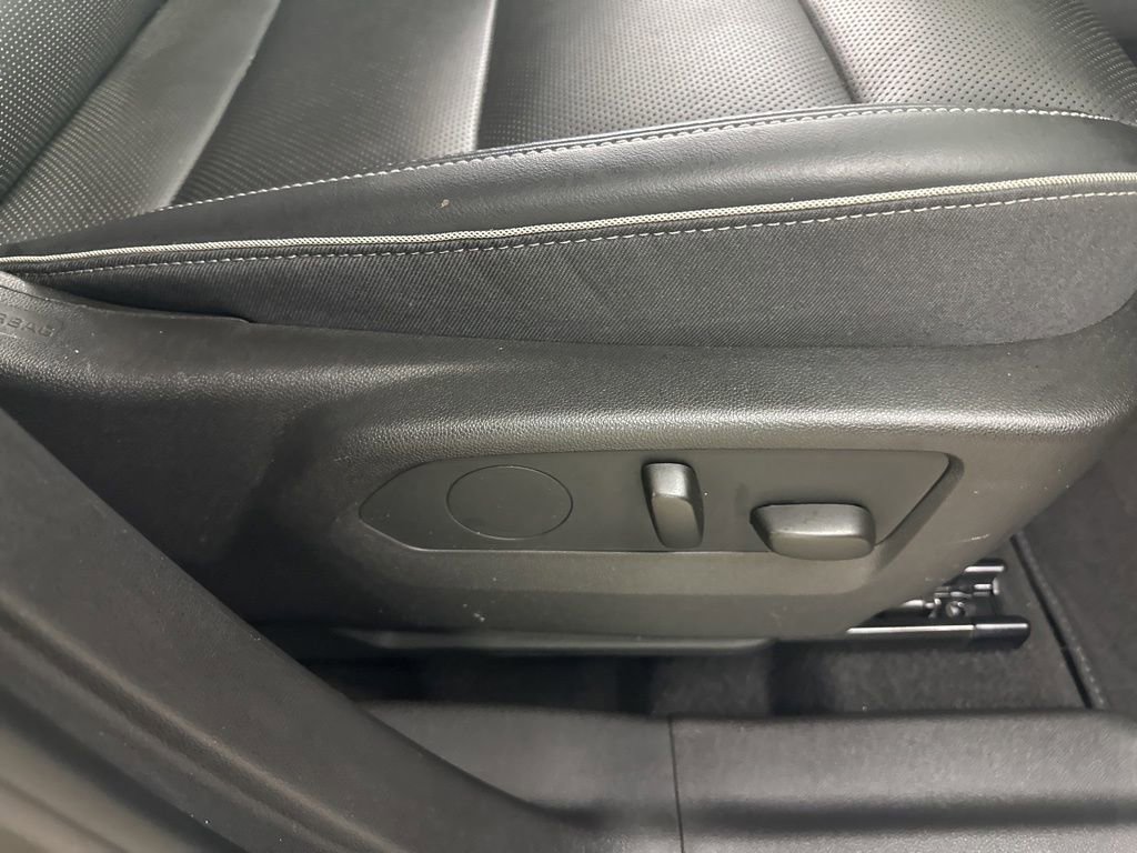 Used 2022 Buick Envision Essence w/ Safety Package image 22