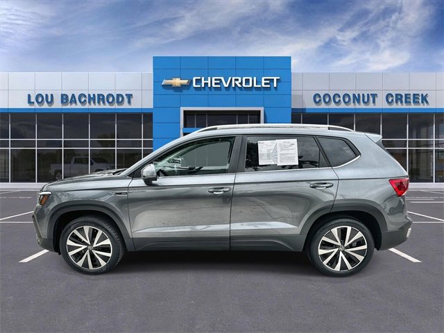 Used 2024 Volkswagen Taos SE image 5