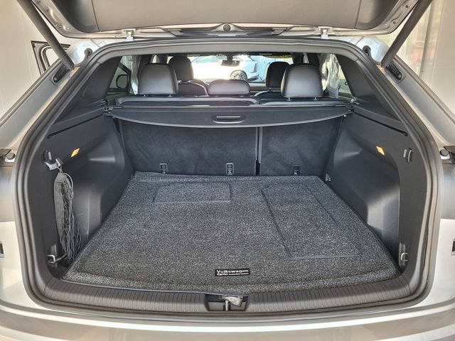 Used 2020 Volkswagen Atlas Cross Sport SE w/ Panoramic Sunroof Package FWD image 26