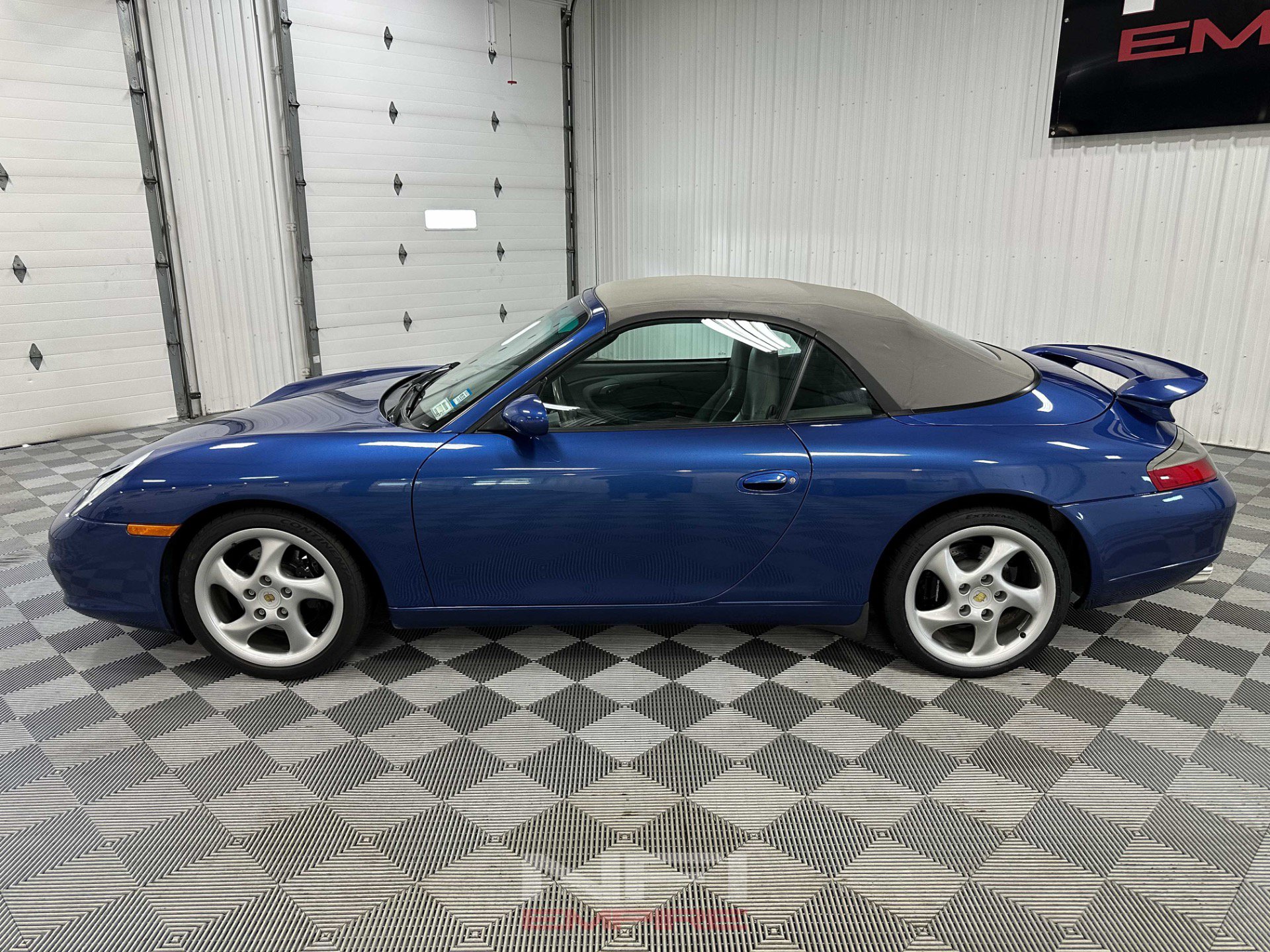 Used 2002 Porsche 911 Cabriolet image 4