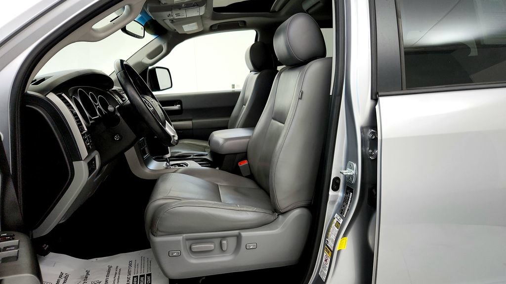 Used 2017 Toyota Sequoia Limited w/ Safety & Convenience Package AWD/4WD image 25