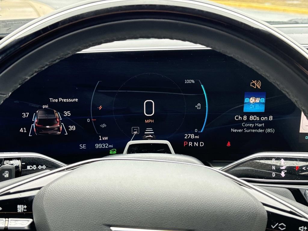 Certified 2024 Cadillac Lyriq Luxury image 29