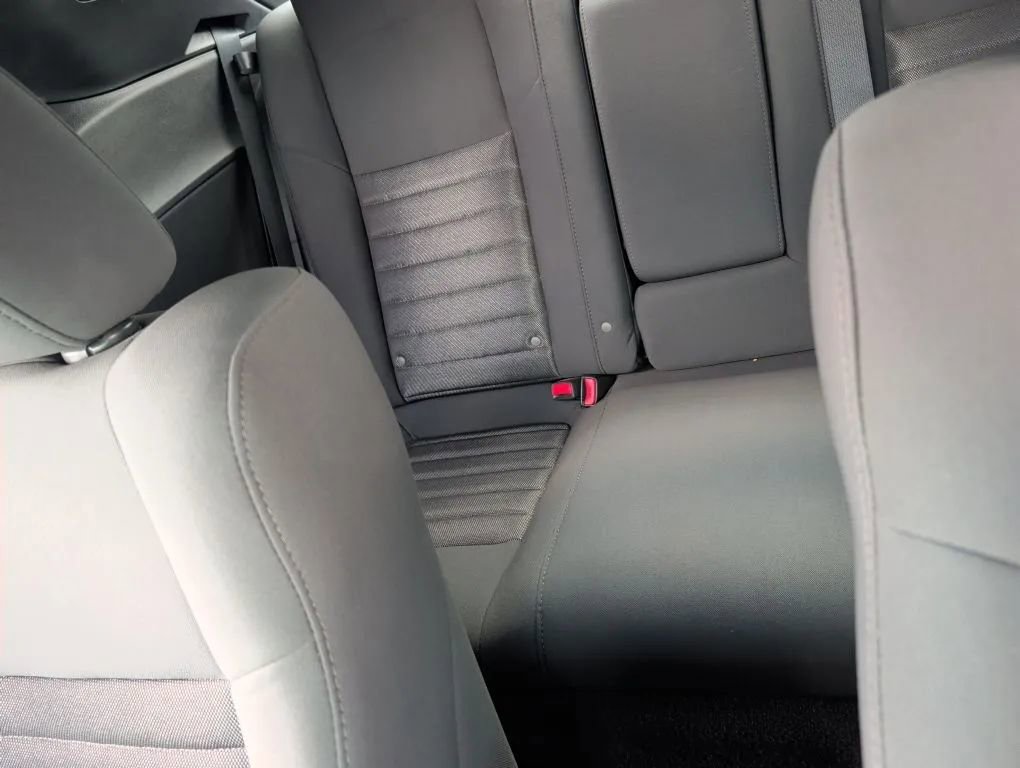 Used 2010 Dodge Challenger SE RWD image 21