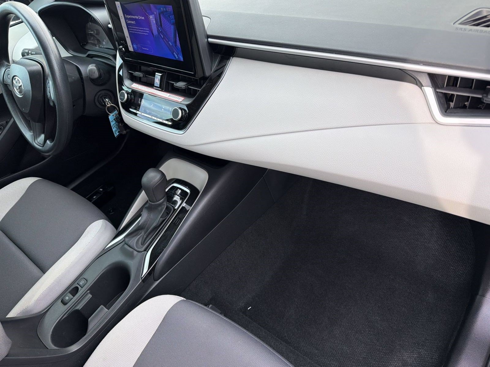 Used 2025 Toyota Corolla LE FWD image 35
