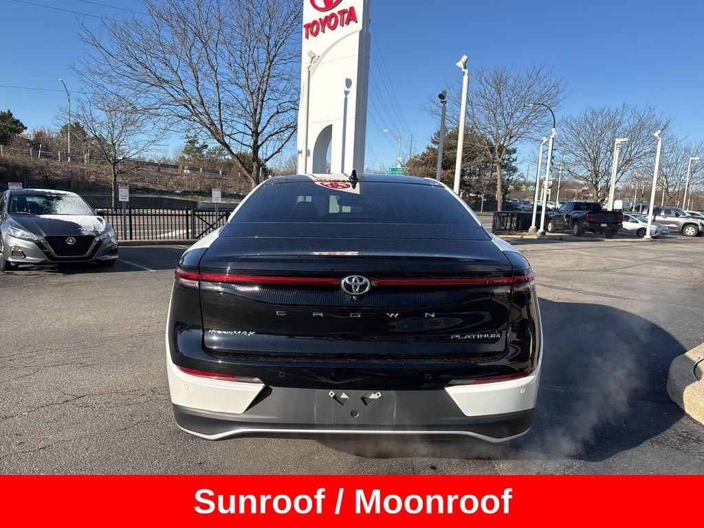 Used 2023 Toyota Crown Platinum image 6