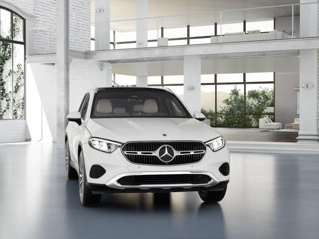 Used 2025 Mercedes-Benz GLC 300 4MATIC image 8