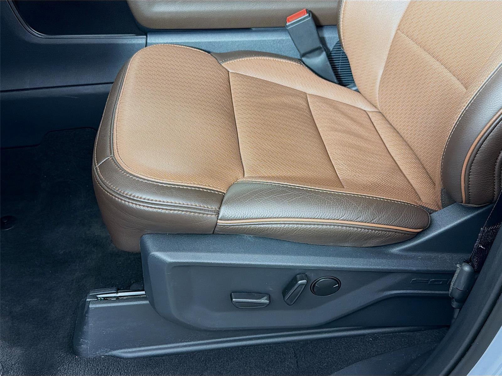 Used 2025 Ford Expedition King Ranch image 22