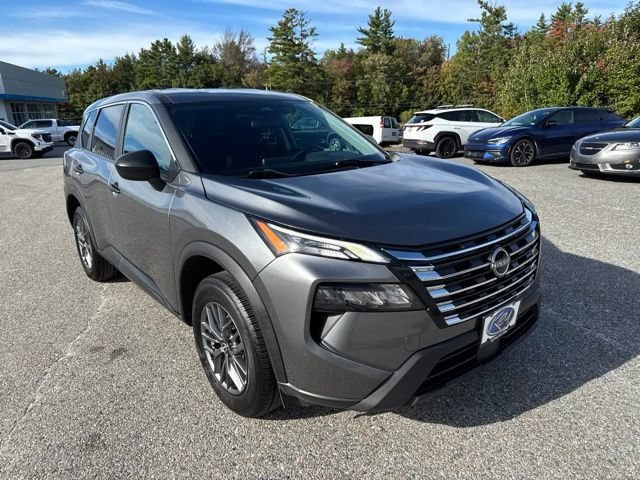 Used 2024 Nissan Rogue S AWD/4WD image 8