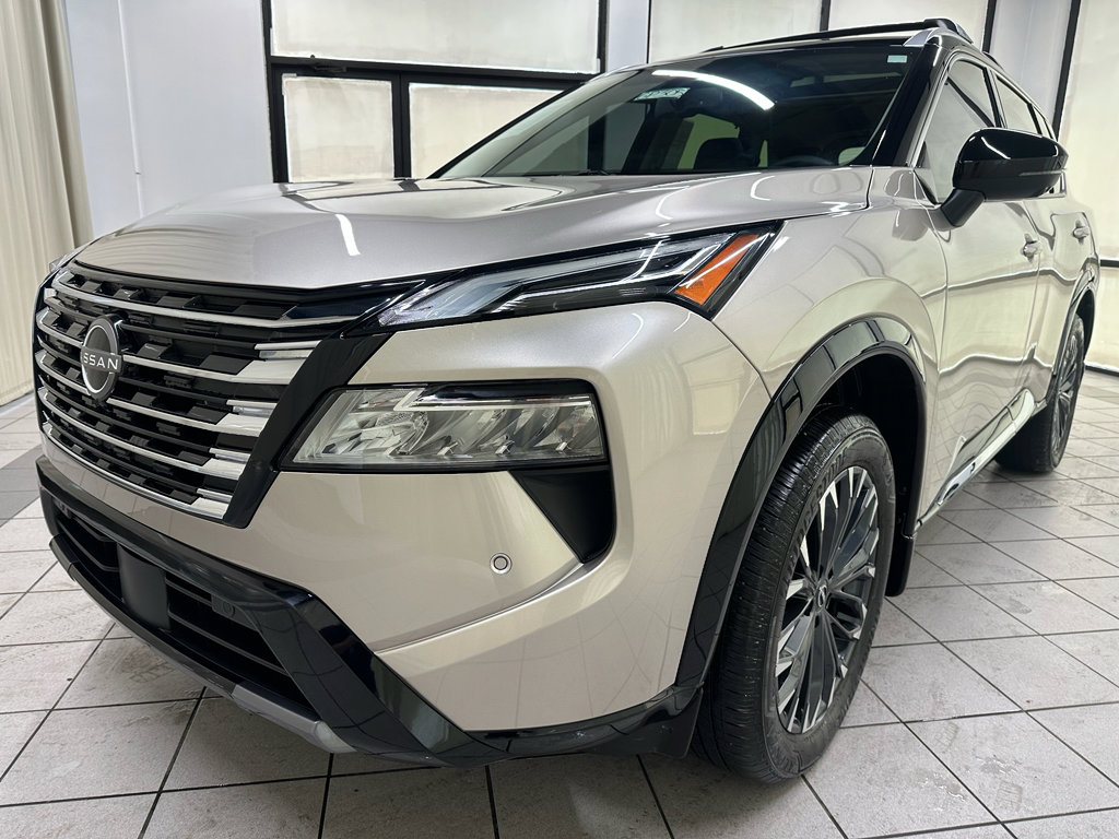 Used 2026 Nissan Rogue Platinum w/ Platinum Premium Package image 11