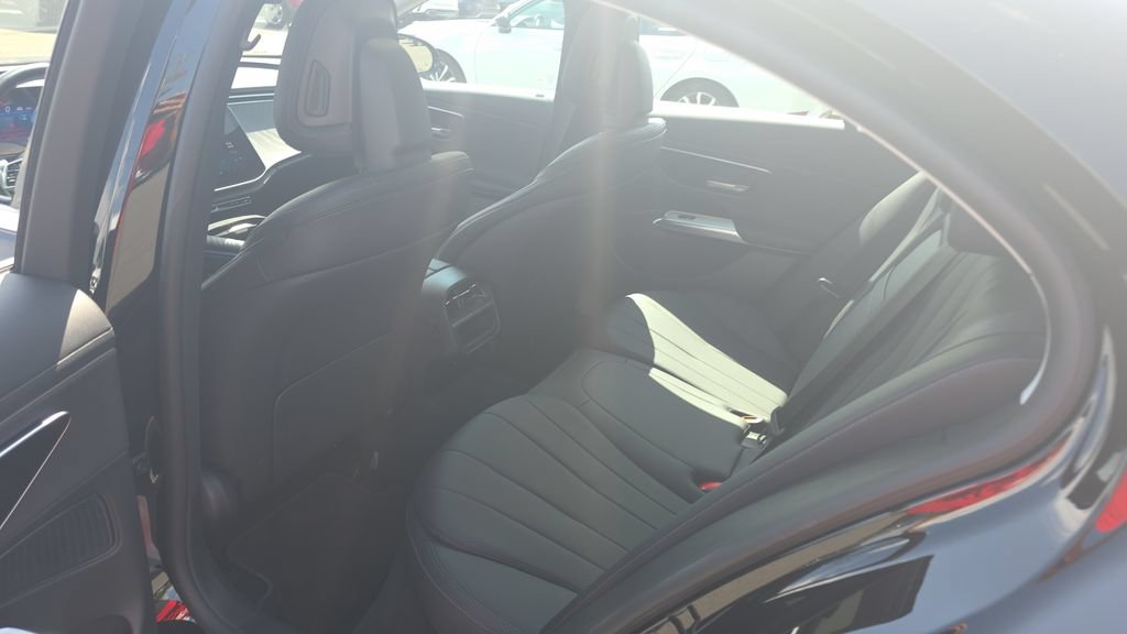 Certified 2024 Mercedes-Benz E 350 4MATIC Sedan image 22