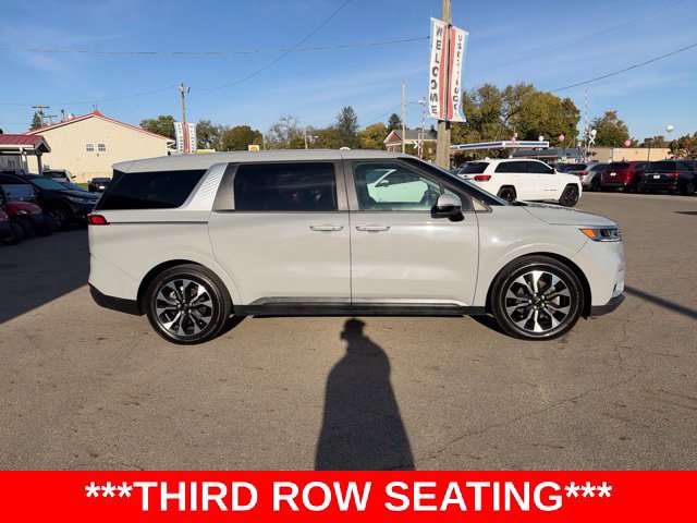 Used 2022 Kia Carnival EX FWD image 2