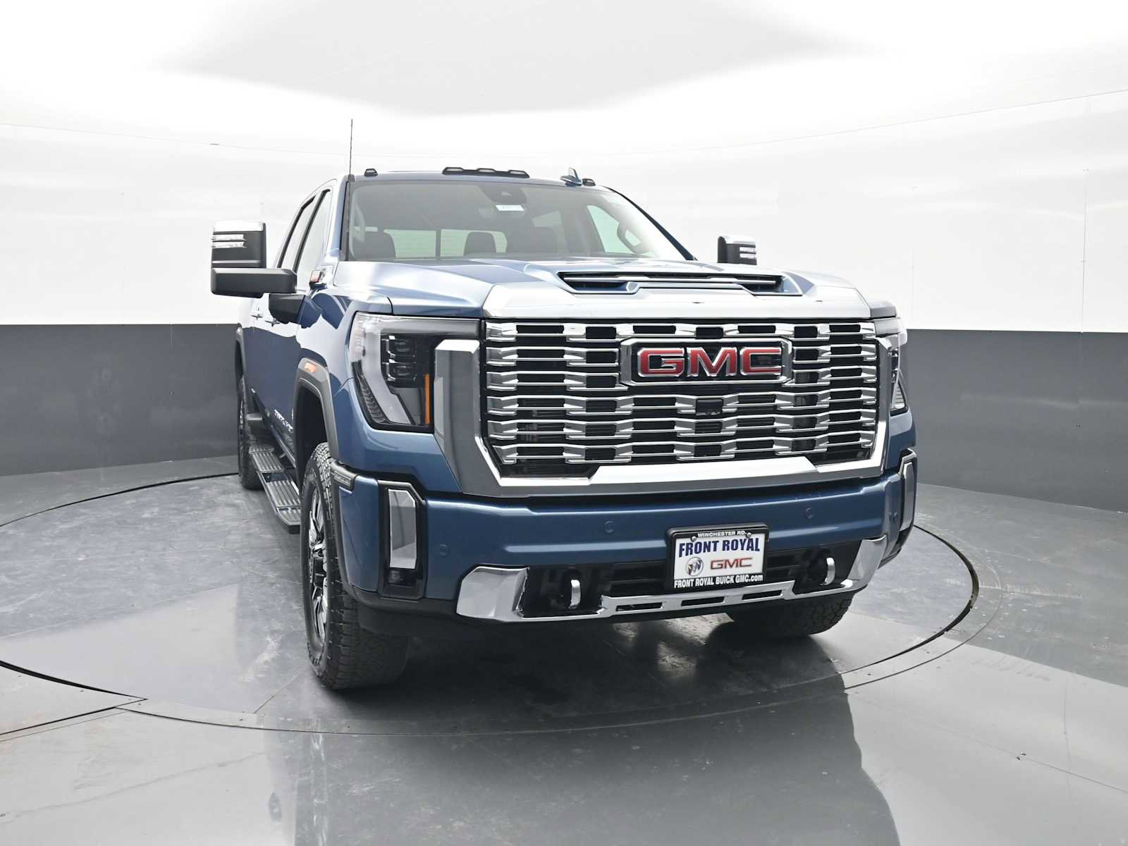 New 2026 GMC Sierra 2500 Denali w/ Denali Reserve Package AWD/4WD image 2
