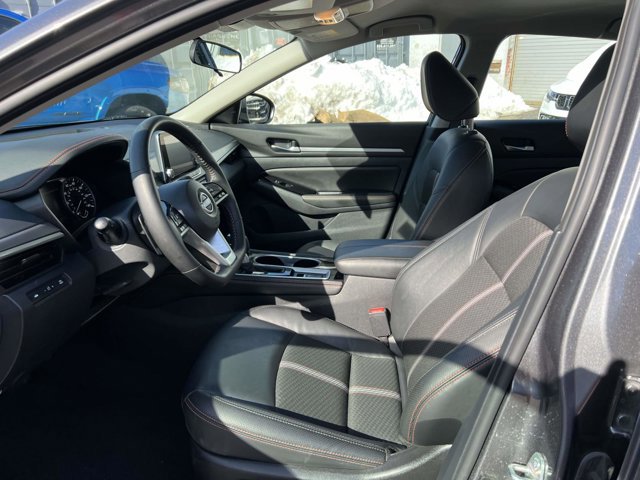 Used 2025 Nissan Altima 2.5 SR image 15