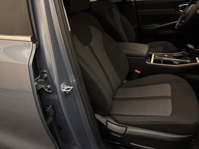 Certified 2025 Kia Sorento LX image 22