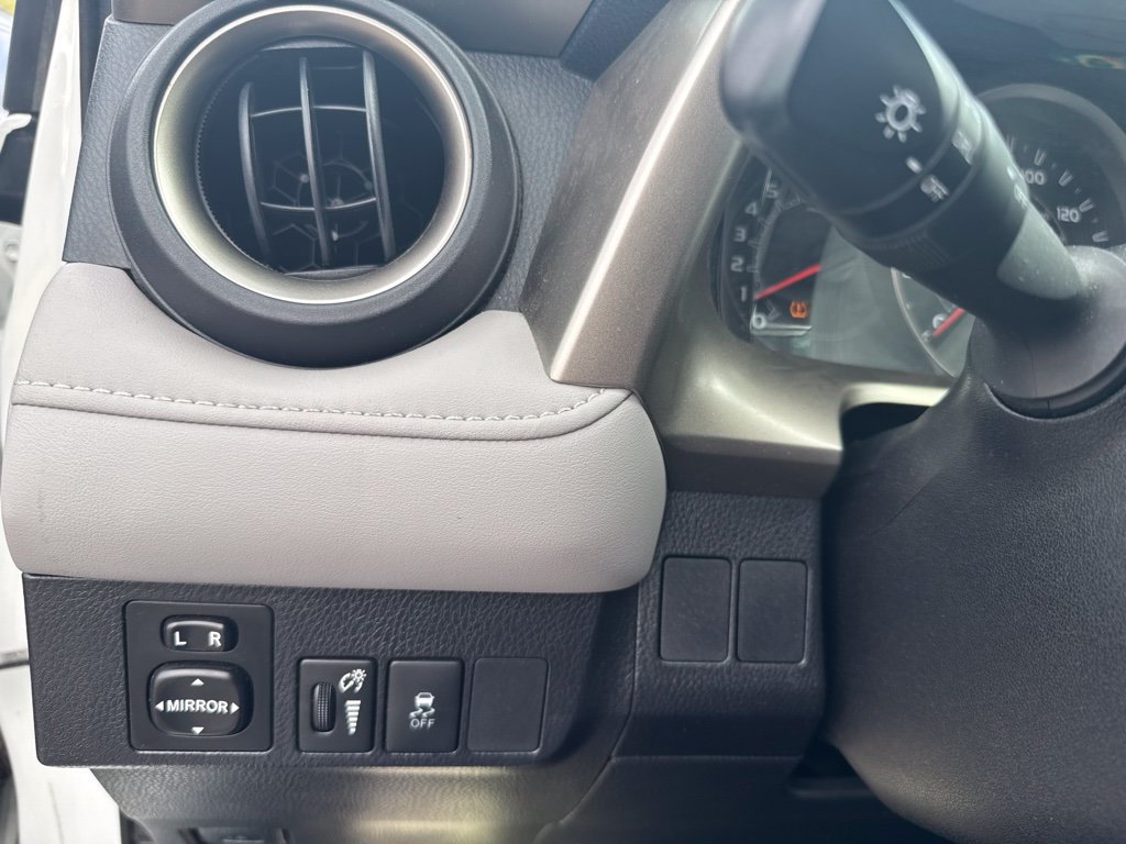 Used 2015 Toyota RAV4 XLE FWD image 24