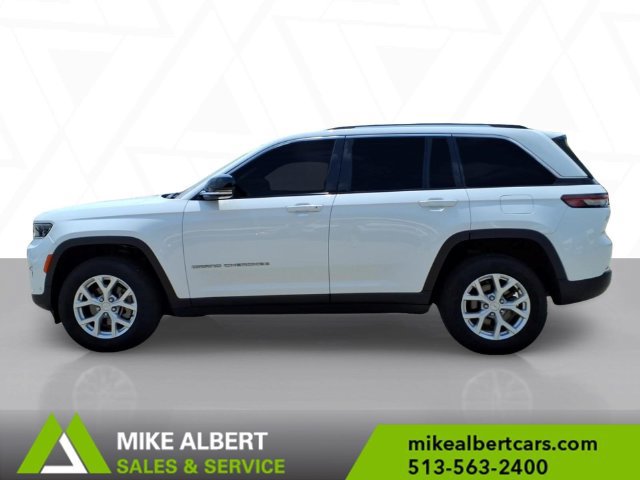 Used 2023 Jeep Grand Cherokee Limited w/ Luxury Tech Group II AWD/4WD image 4