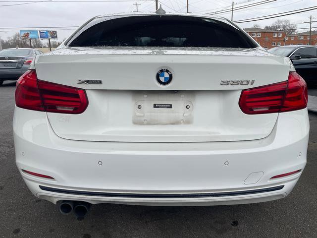 Used 2017 BMW 330i xDrive Sedan image 4