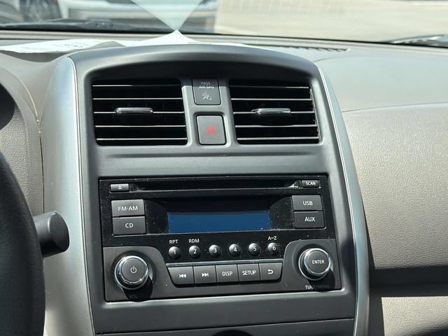Used 2015 Nissan Versa SV FWD image 14