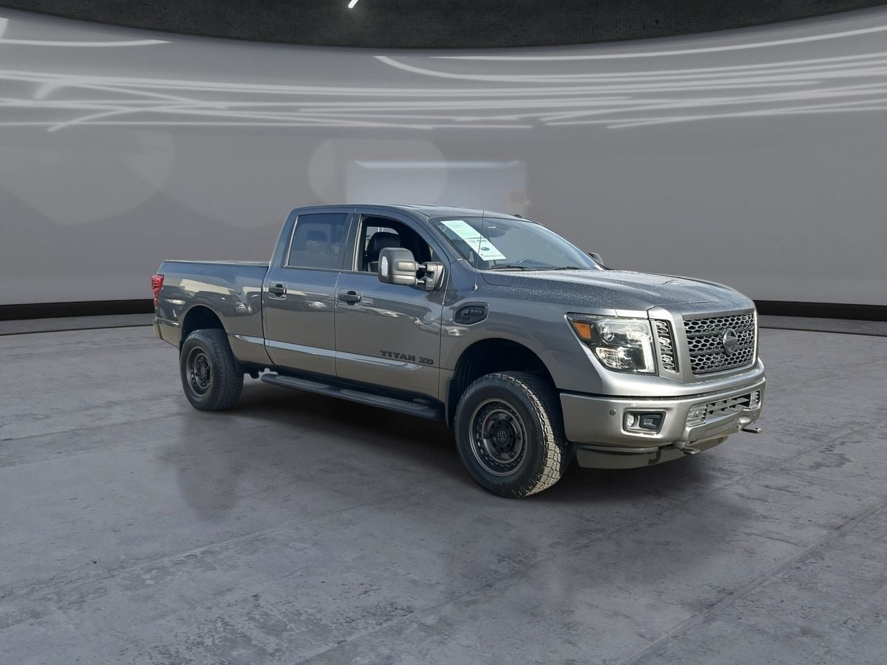 Used 2019 Nissan Titan SL w/ Midnight Edition AWD/4WD image 2