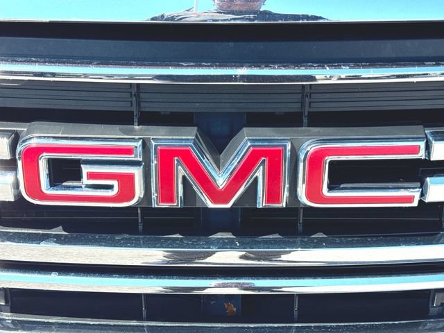 Used 2022 GMC Acadia SLE w/ Driver Convenience Package FWD image 32