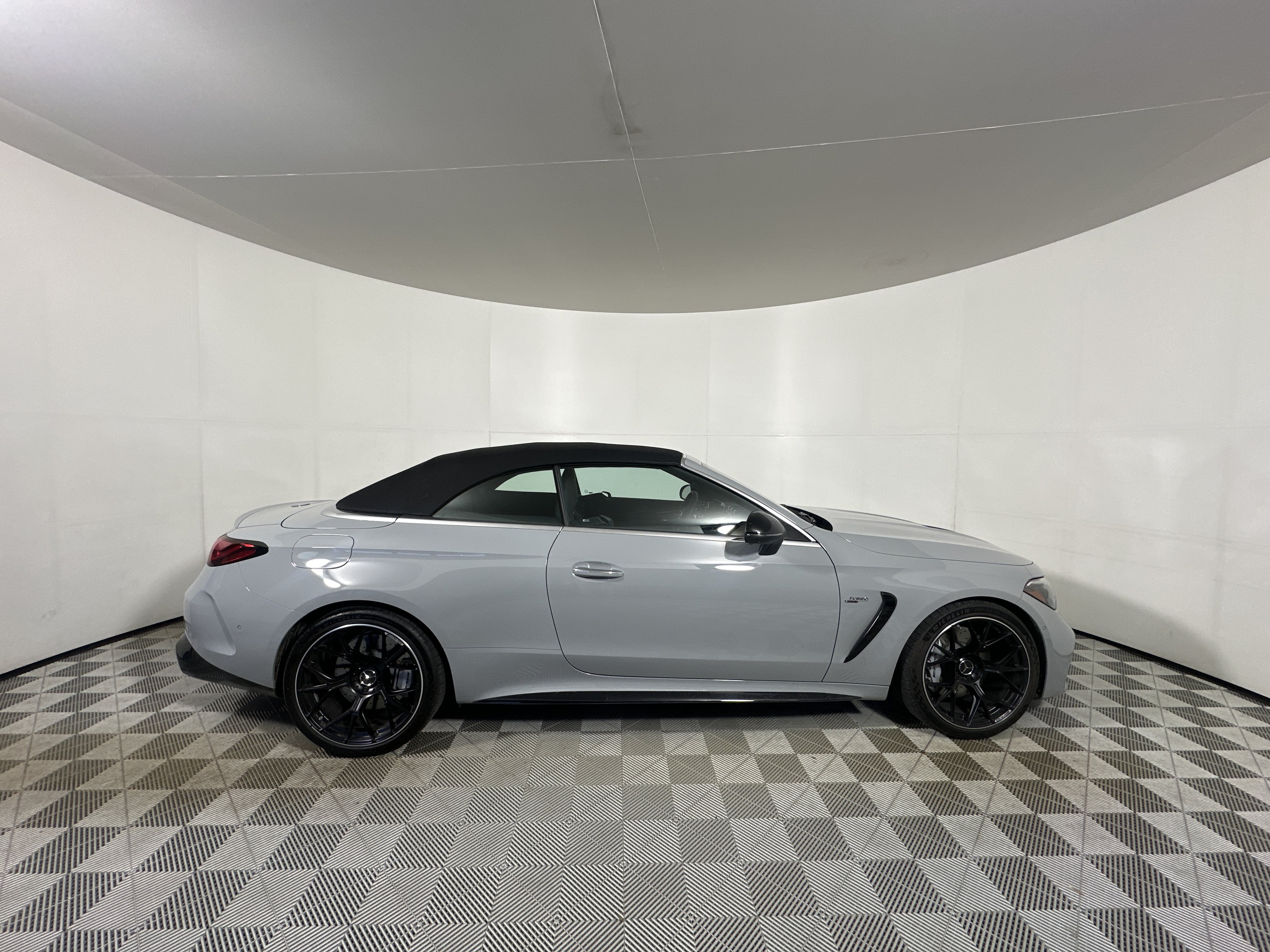 Used 2025 Mercedes-Benz CLE 53 AMG 4MATIC Cabriolet image 27