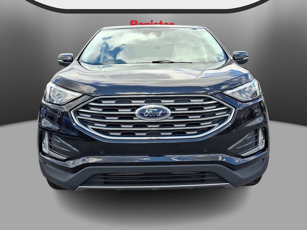 Used 2024 Ford Edge Titanium AWD/4WD image 2