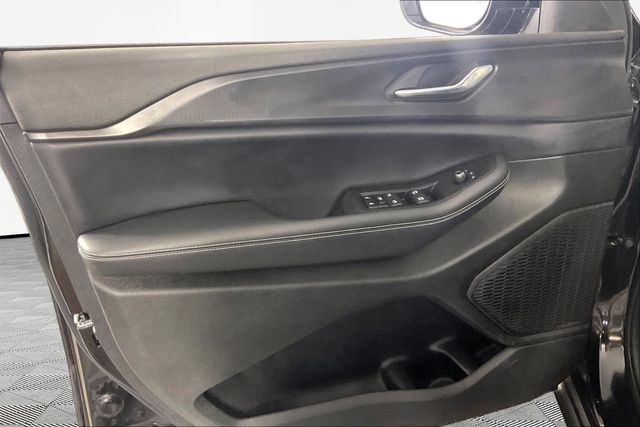 Used 2024 Jeep Grand Cherokee Altitude AWD/4WD image 19
