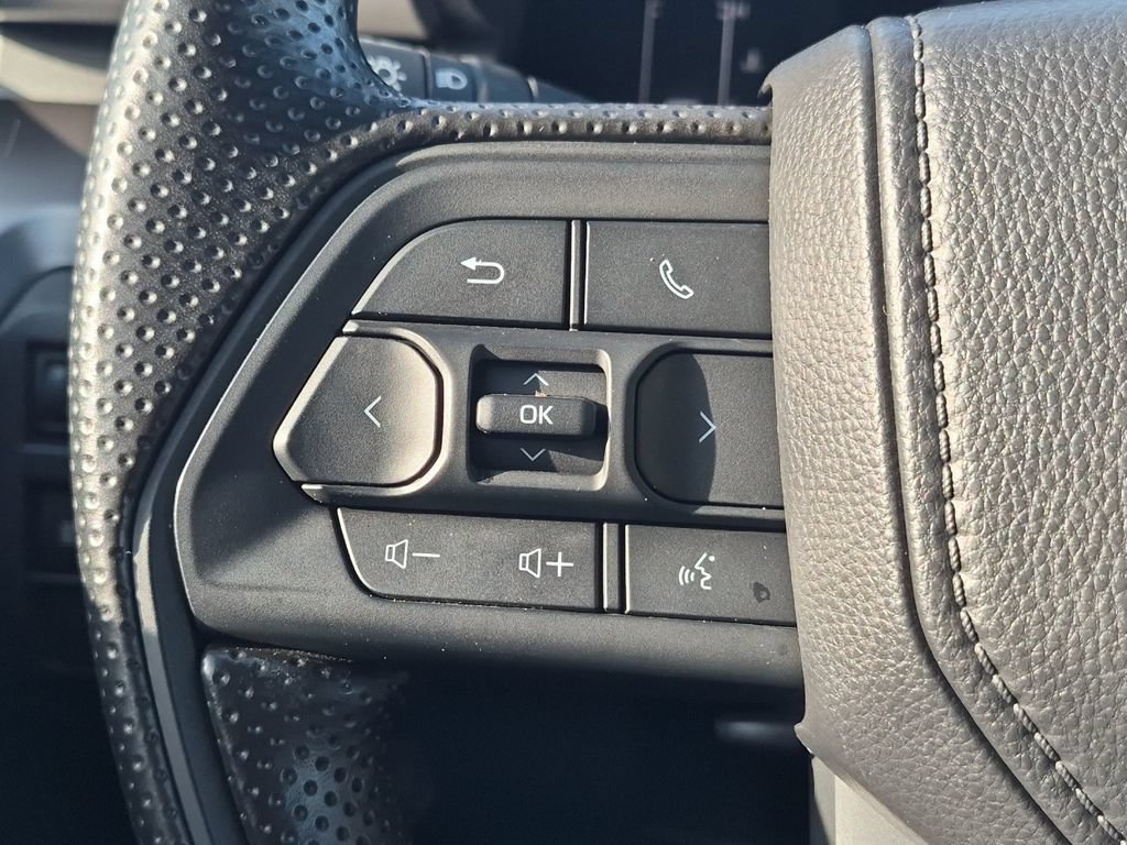 Certified 2025 Toyota Tacoma SR5 AWD/4WD image 24
