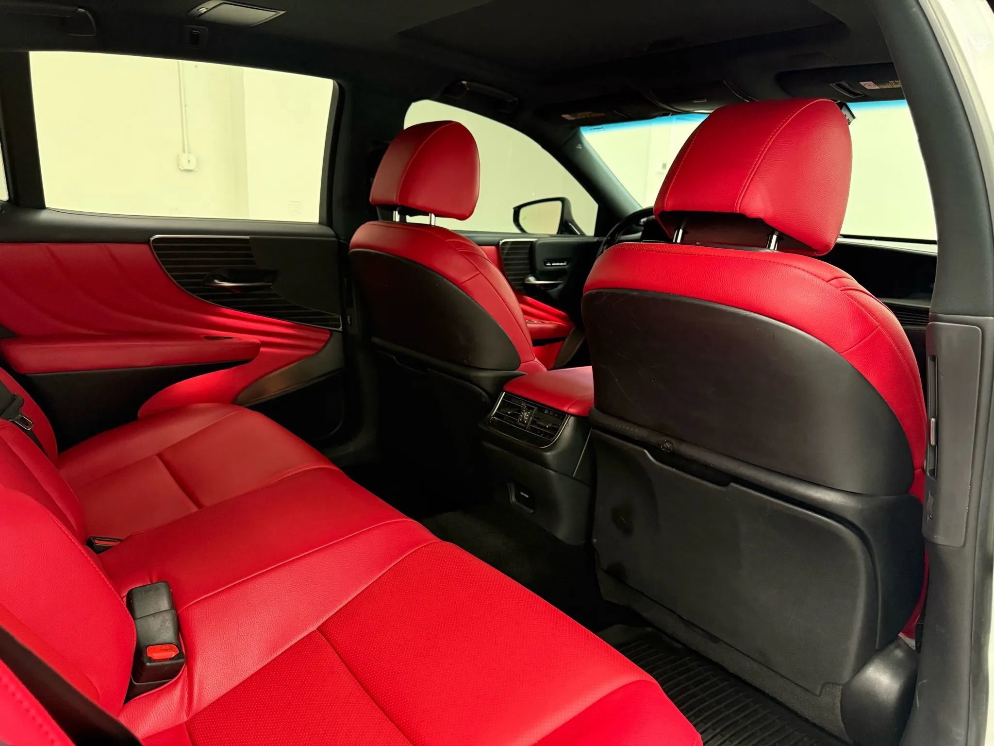 Used 2018 Lexus LS 500 w/ Accessory Package (Z2) image 41