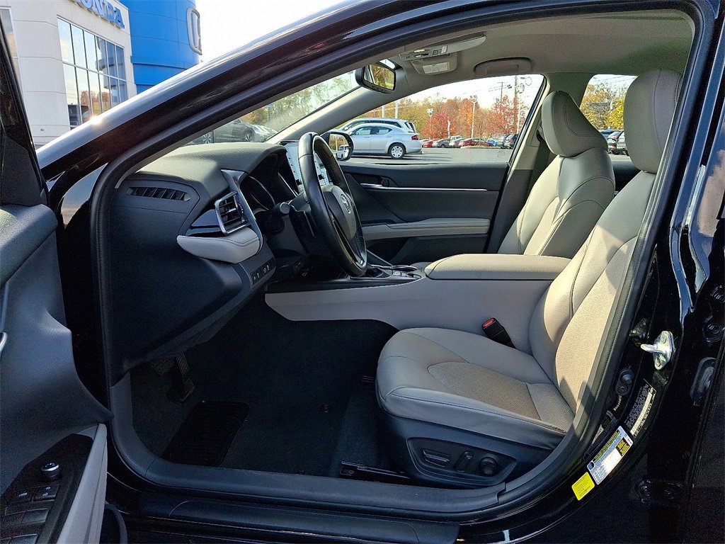 Used 2023 Toyota Camry XSE image 15