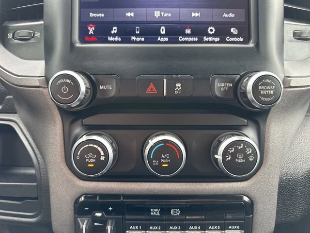 Used 2021 RAM 2500 Tradesman w/ Chrome Appearance Group AWD/4WD image 16