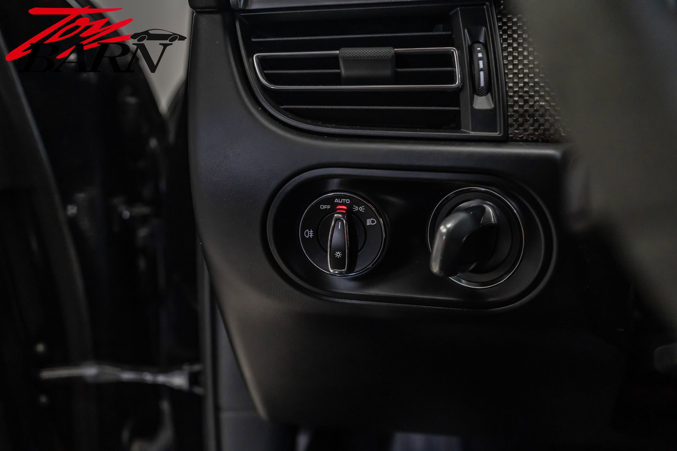 Used 2023 Porsche Macan GTS w/ GTS Sport Package image 29