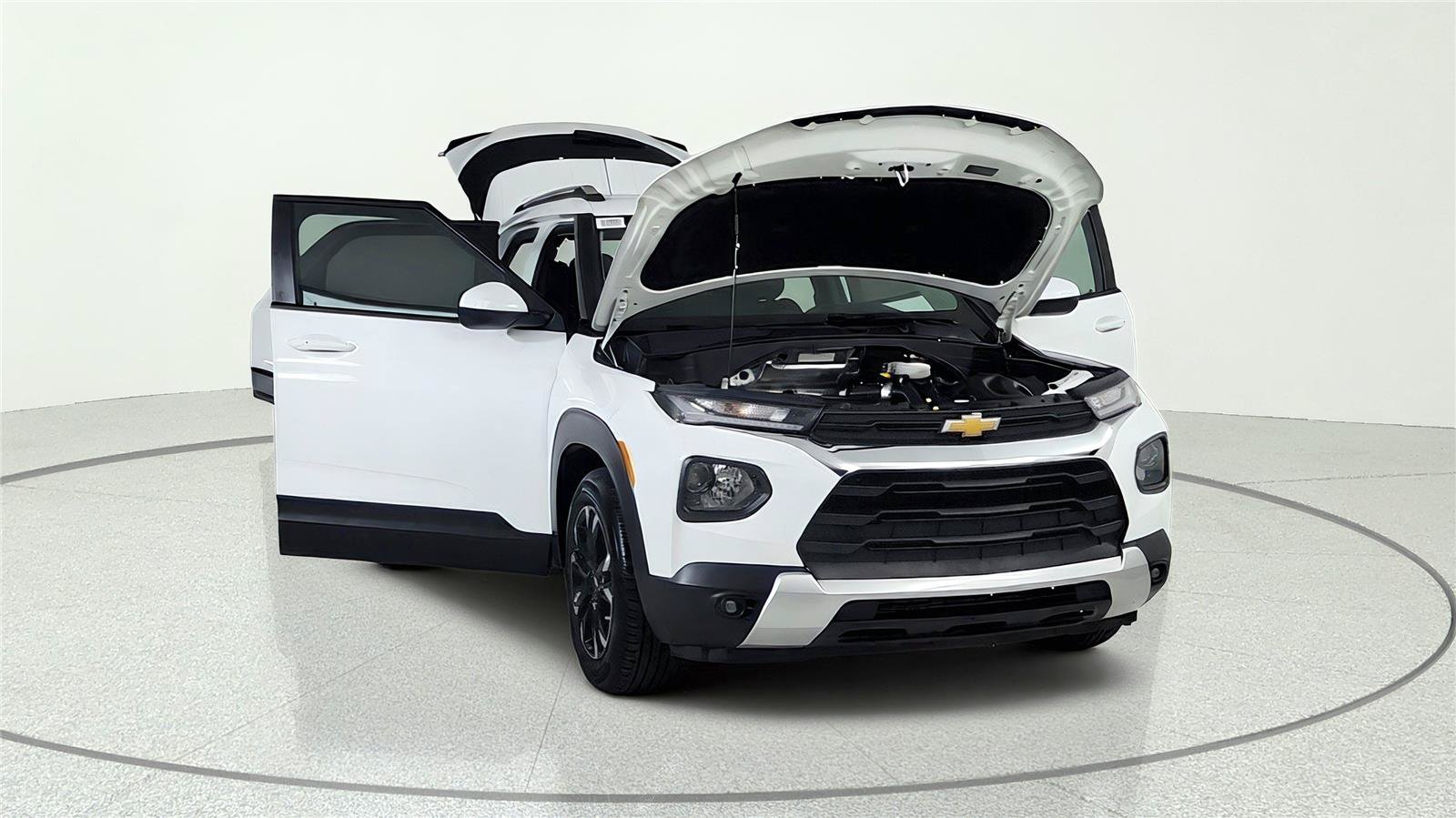 Used 2023 Chevrolet TrailBlazer LT FWD image 9