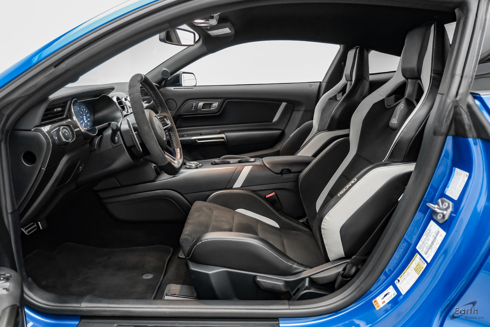 Used 2021 Ford Mustang Shelby GT500 w/ Carbon Fiber Track Pack RWD image 46
