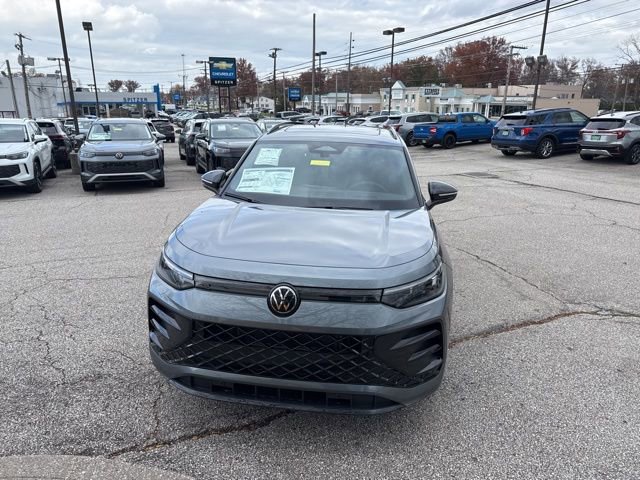 New 2026 Volkswagen Tiguan SE R-Line image 7