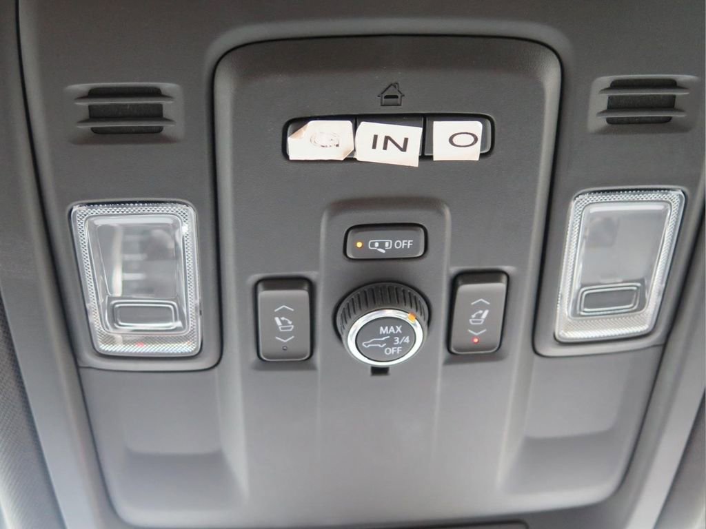 Used 2021 Chevrolet Tahoe Premier AWD/4WD image 20