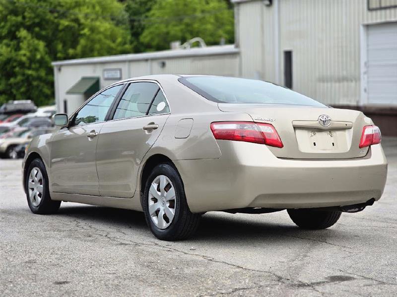Used 2007 Toyota Camry XLE FWD image 4
