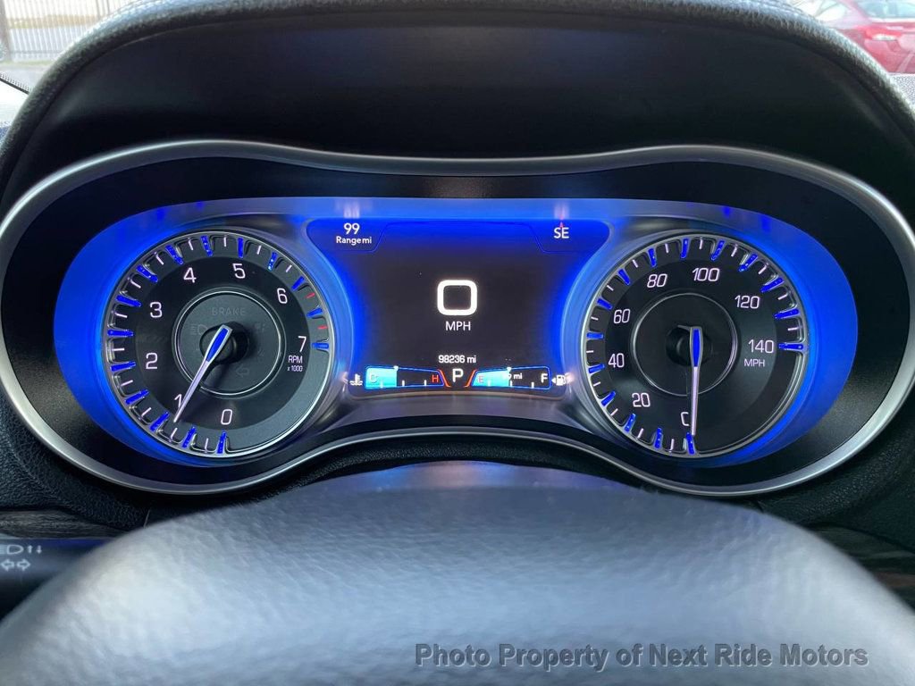Used 2016 Chrysler 300 Limited image 15