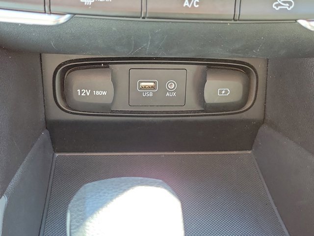 Used 2019 Hyundai Santa Fe SE image 30