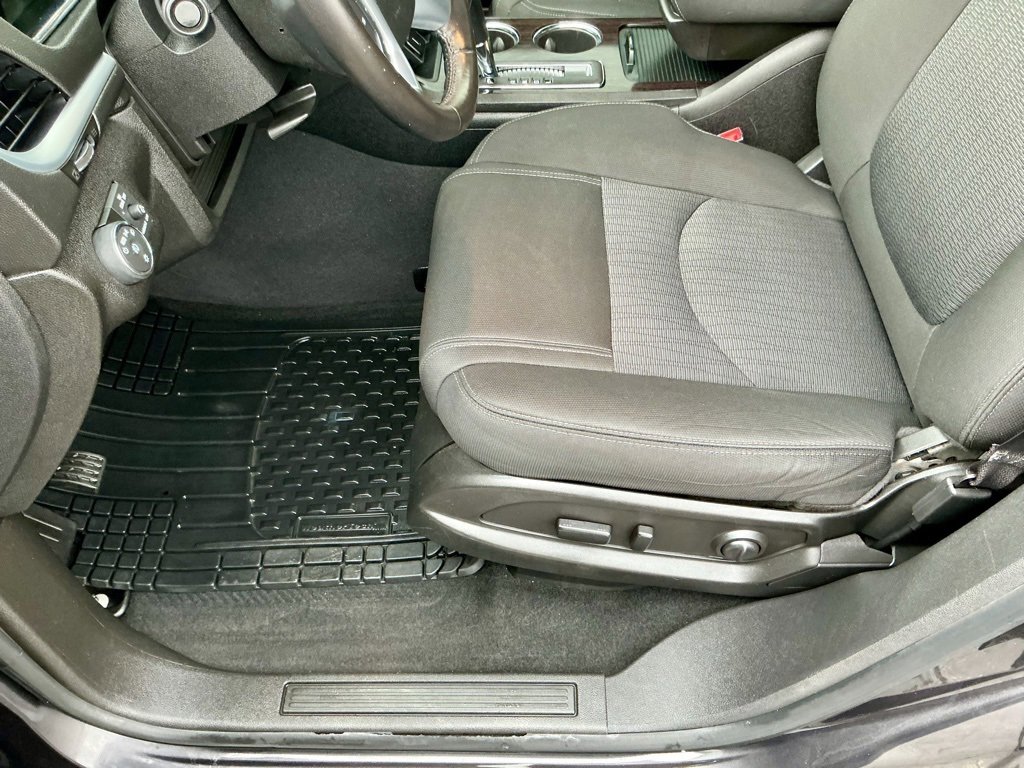 Used 2016 Chevrolet Traverse LT w/ Style and Technology Package image 41