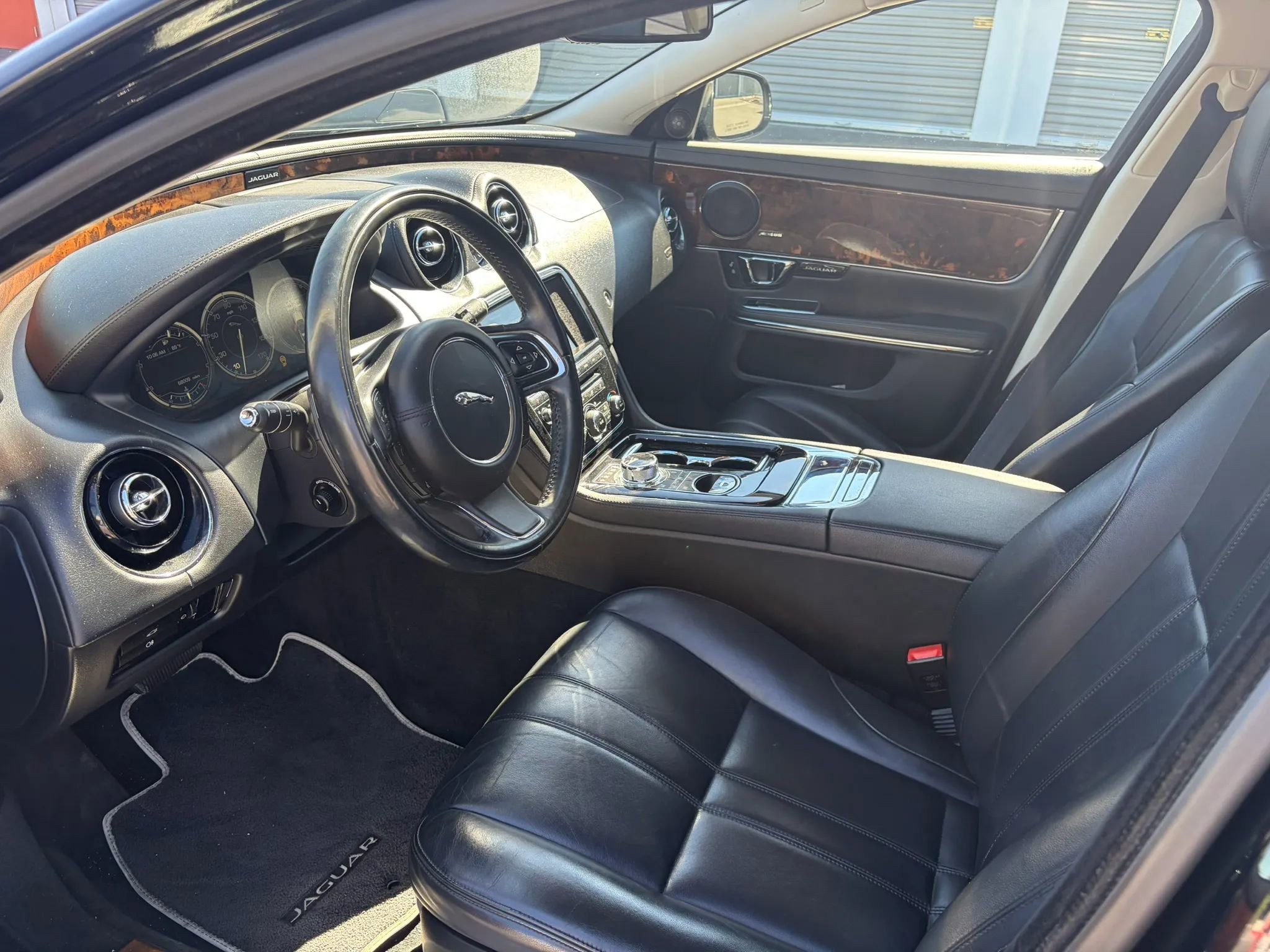 Used 2015 Jaguar XJ AWD image 11