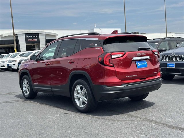 Used 2023 GMC Terrain SLE w/ Driver Convenience Package image 3