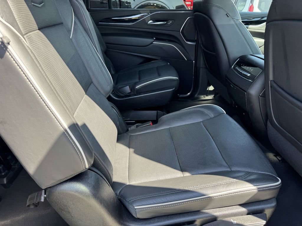 Used 2024 Cadillac Escalade ESV Sport RWD image 11