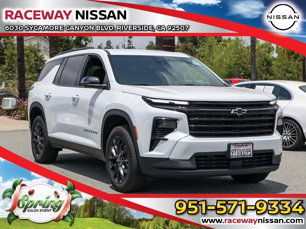 Used 2025 Chevrolet Traverse LT w/ Midnight/Sport Edition