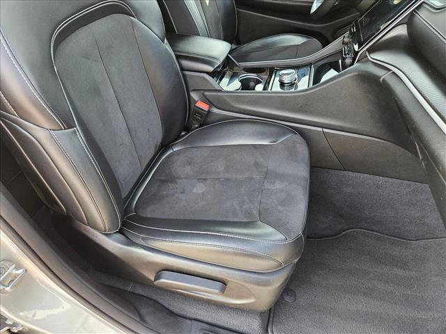 Used 2023 Jeep Grand Cherokee L Laredo image 22