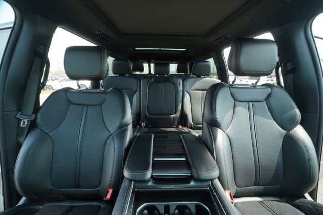 Used 2024 Jeep Wagoneer 4WD w/ Premium Group I image 38