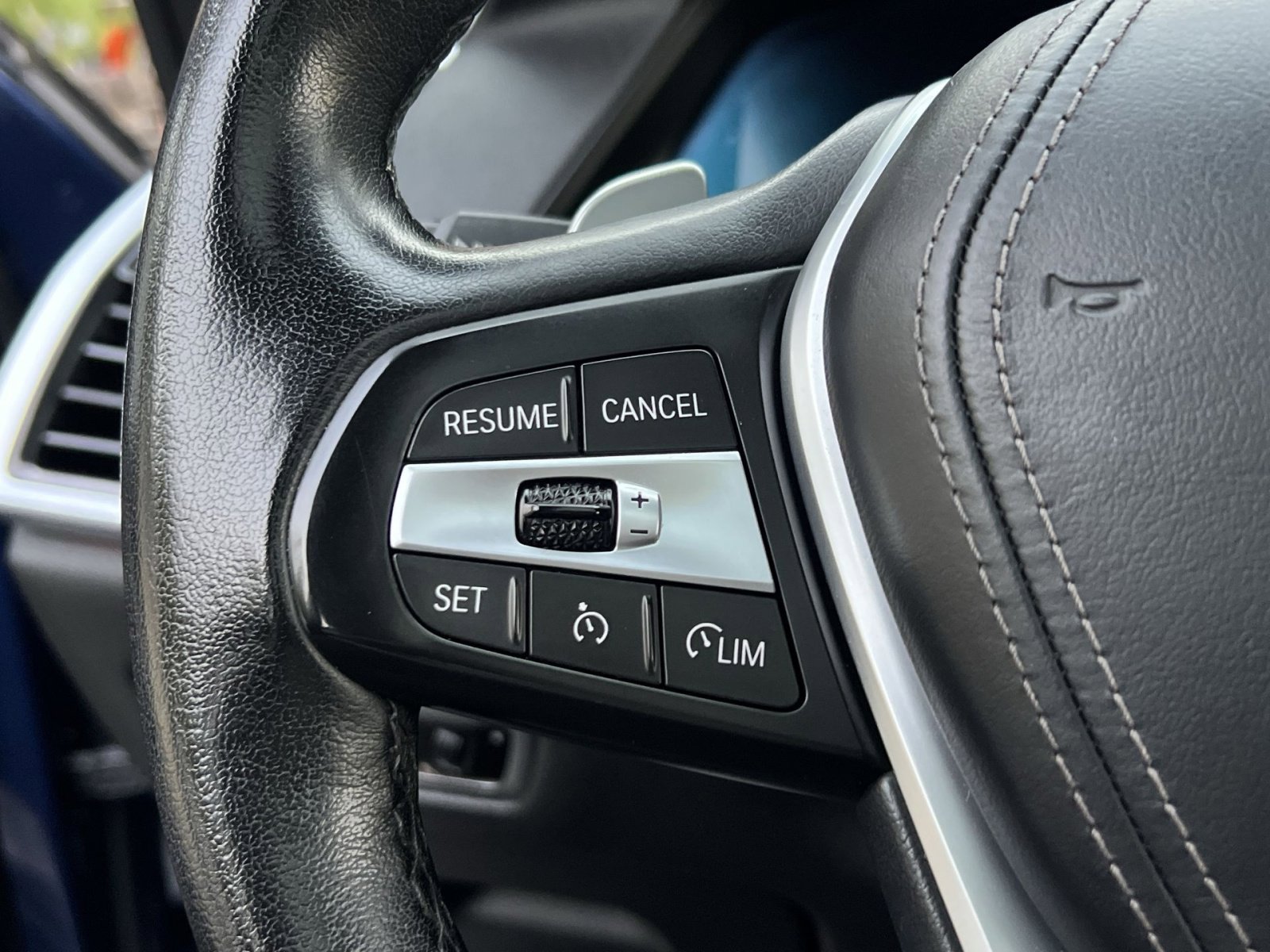 Used 2022 BMW X5 xDrive40i w/ Parking Assistance Package image 30