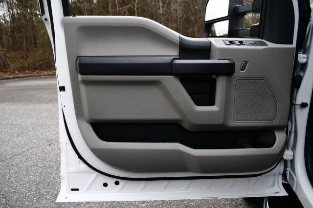 Used 2019 Ford F550 XL / DRW / Knapheide KUV / V8 image 18